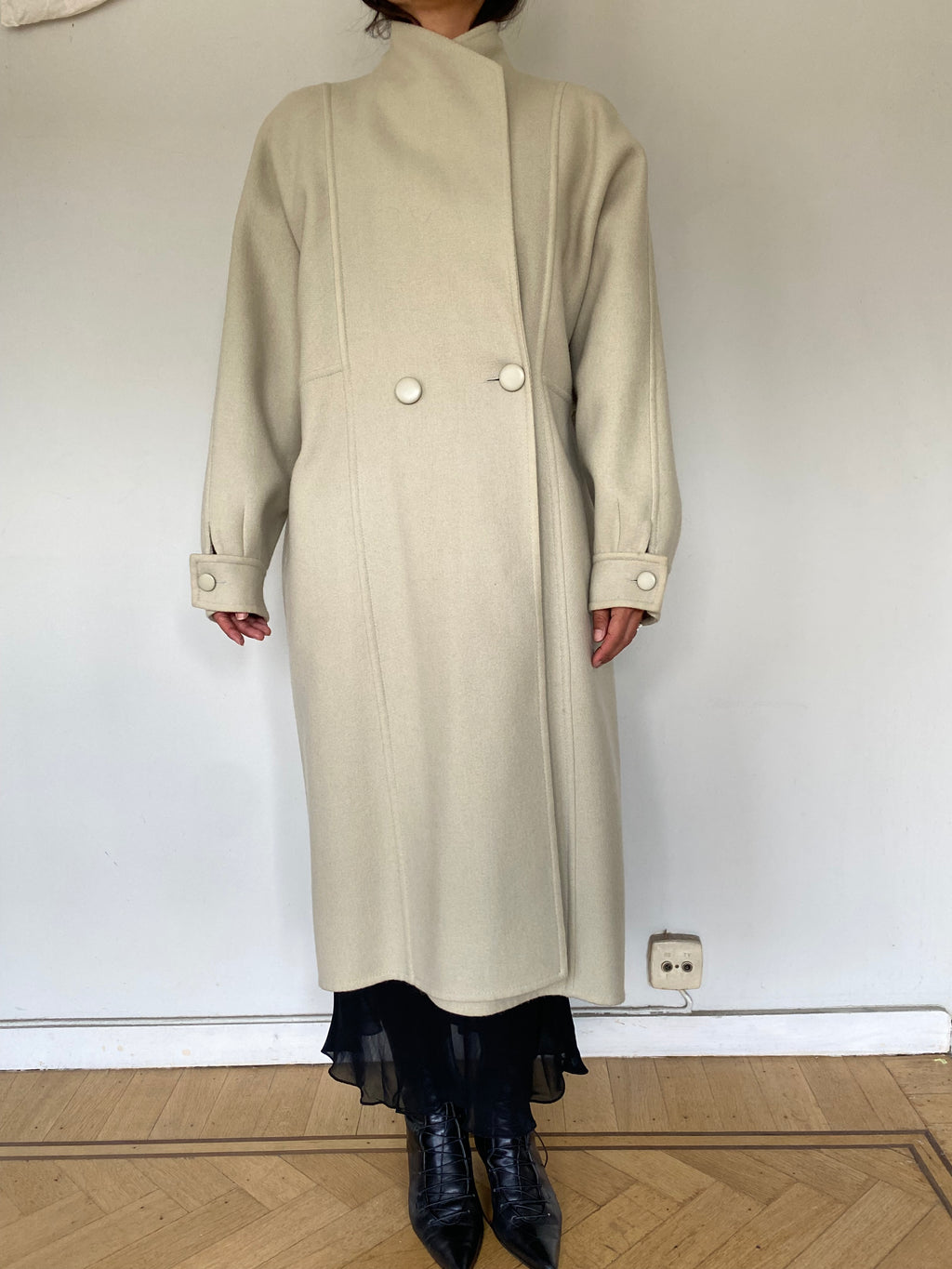 Balloon sleeve wool coat
