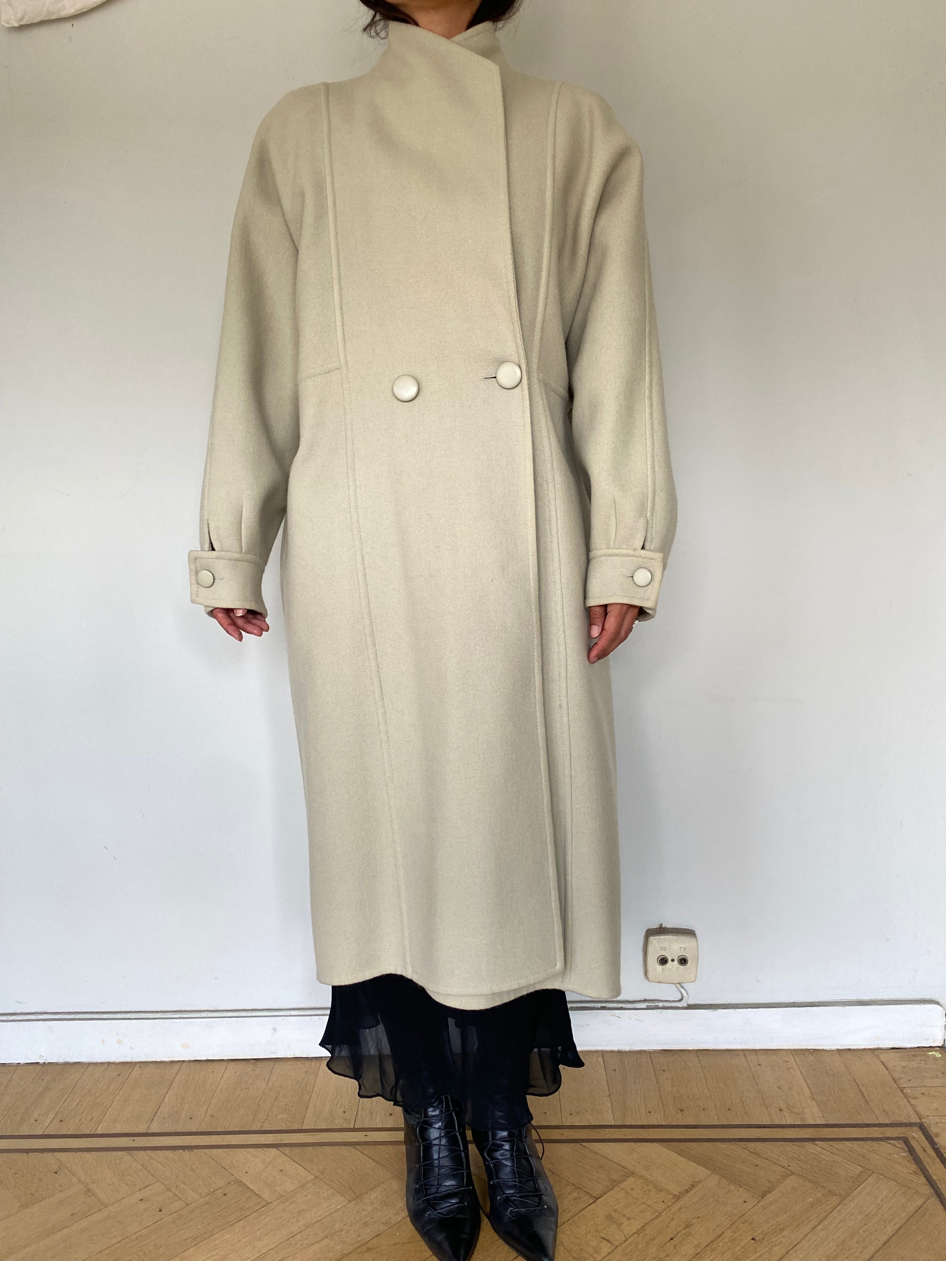 Balloon sleeve wool coat