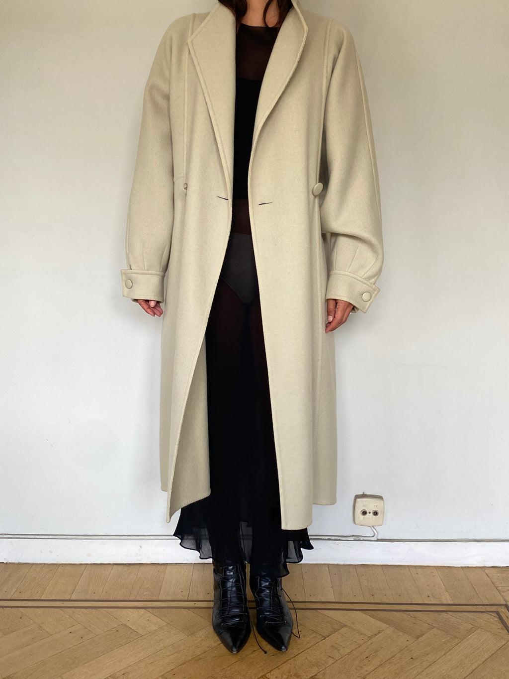 Balloon sleeve wool coat