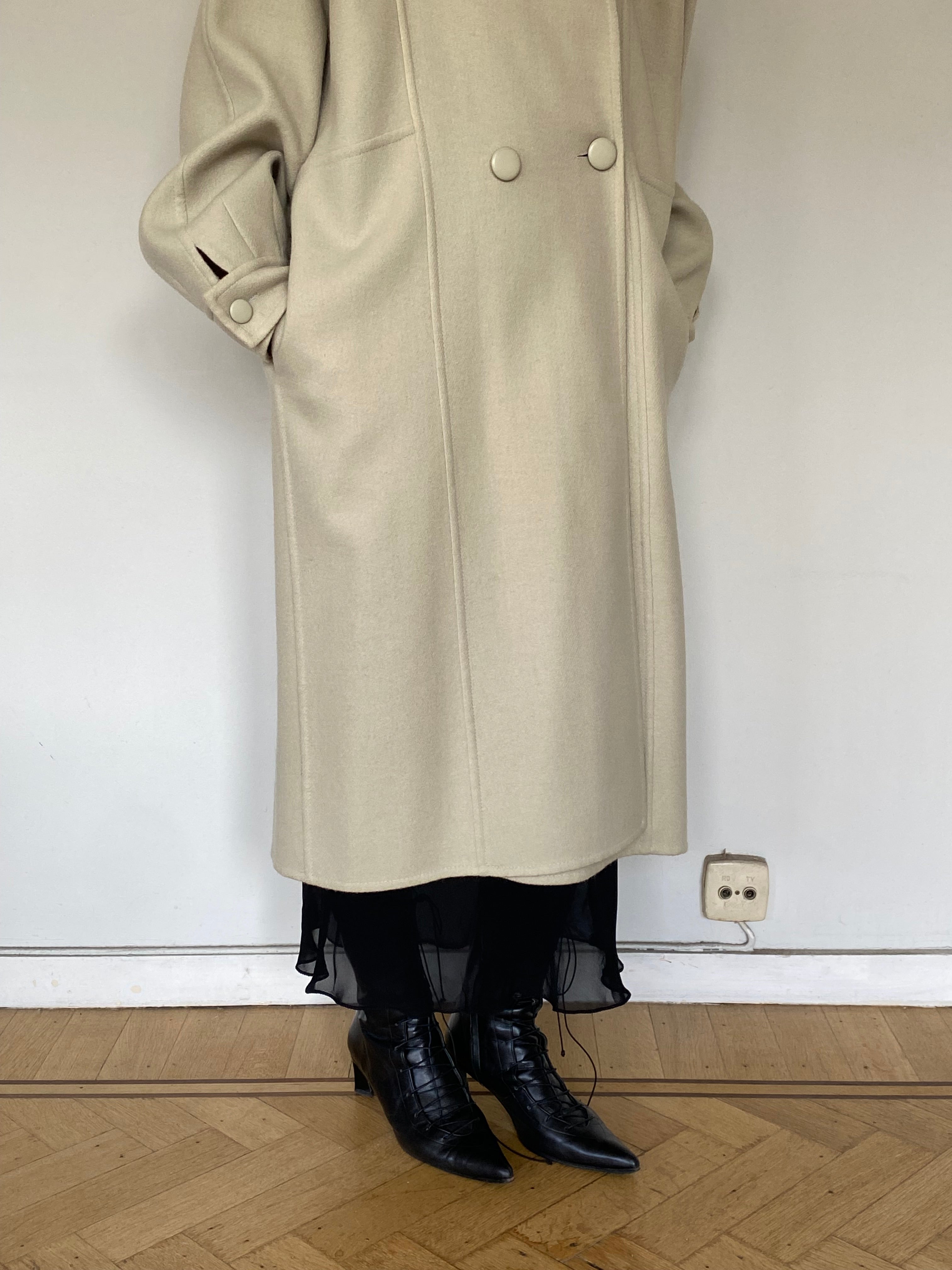 Balloon sleeve wool coat
