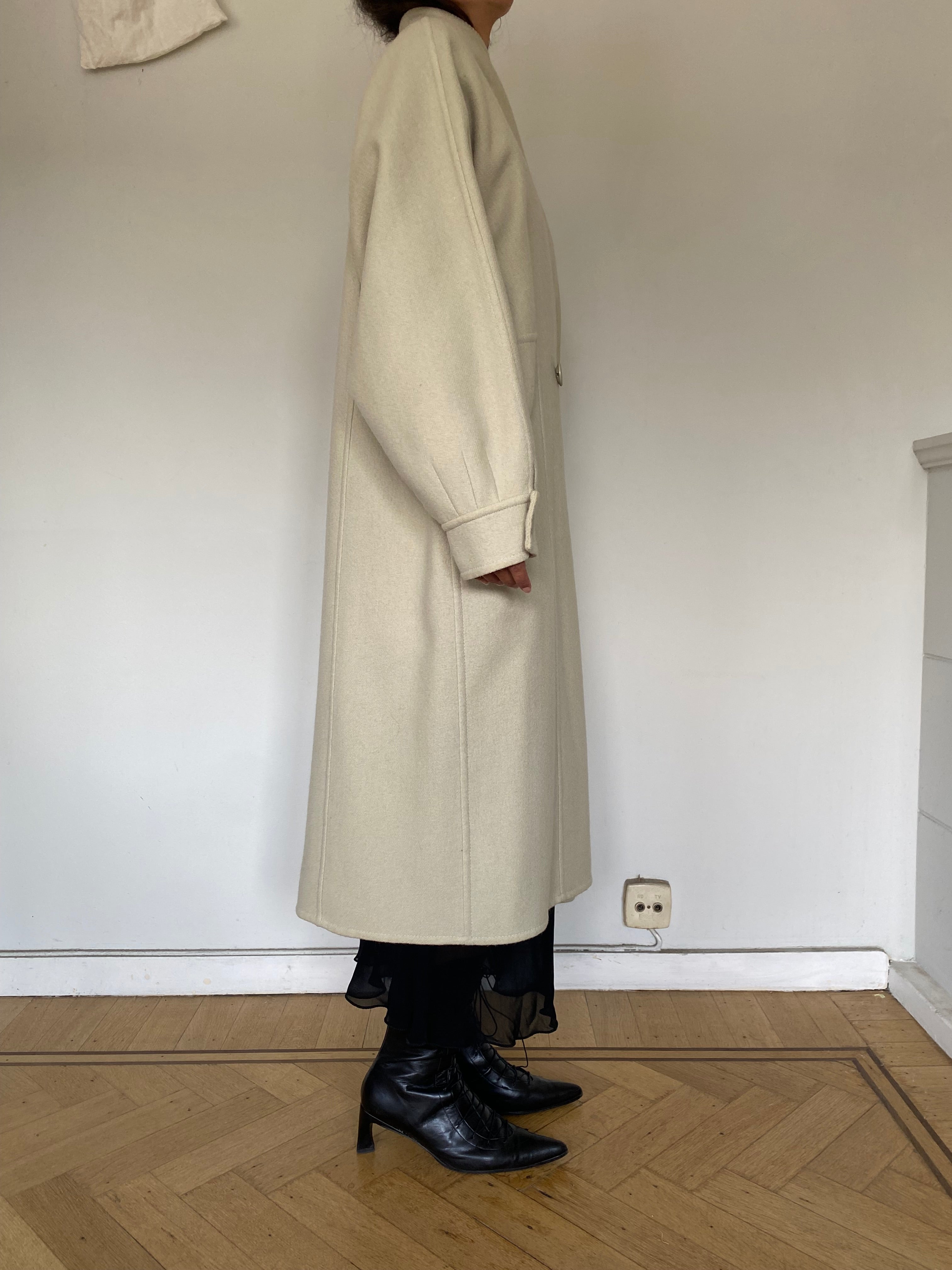 Balloon sleeve wool coat