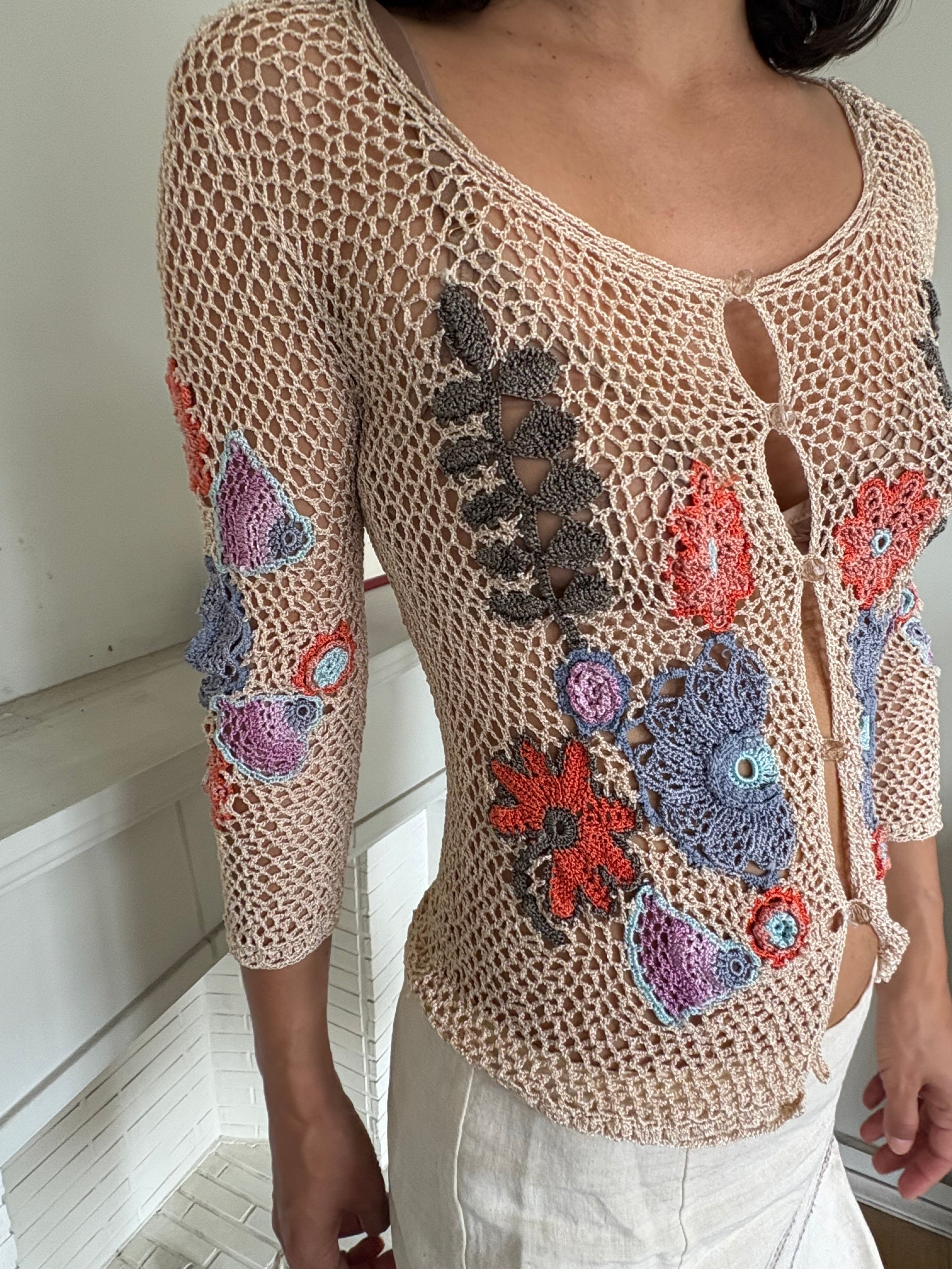 Crochet top with flowers