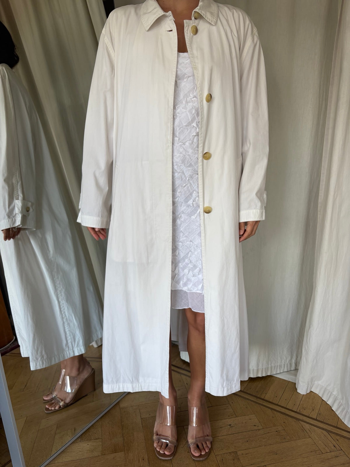 Laurèl white trench coat